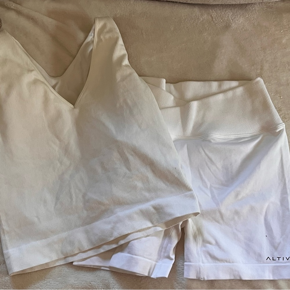 White Ribbed Tank Top - Picture 3 of 4